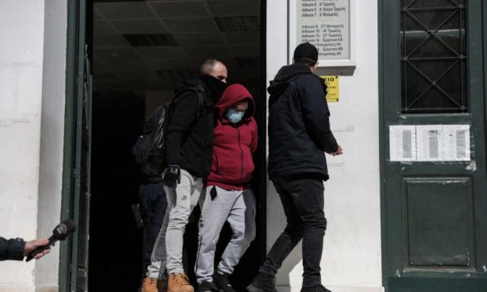 Νέα Φιλαδέλφεια: «Βίασα κάτι κορίτσια» – Σοκαριστικό βίντεο με την κυνική ομολογία του δράστη